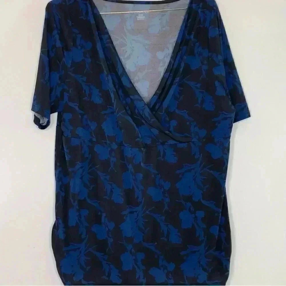 Lane Bryant Top Plus 18/20 Empire Waist Stretch Floral Surplice Blue & black - Picture 2 of 5